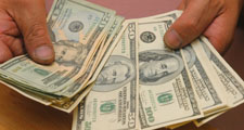 Dólar rompe la "barrera" de los 500 pesos