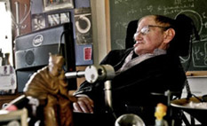 Científicos intentan “hackear” el cerebro de Stephen Hawking