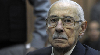 Condenan a Jorge Rafael Videla a 50 años de cárcel por robo de bebés en dictadura argentina