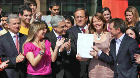 Piñera pidió a la Concertación aprobar el Presupuesto y a los estudiantes aprovechar el sistema educacional