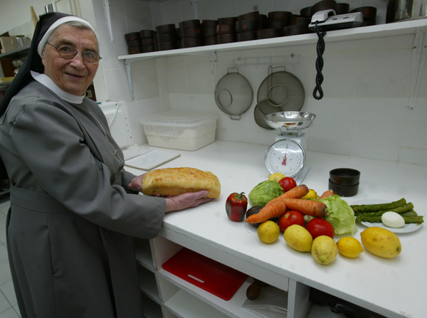 Restos de Hermana Bernarda son velados en la capilla de su comunidad  religiosa 